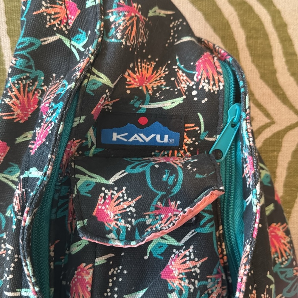 Kavu Floral Sling Bag - Black and Pink - Picture 2 of 5